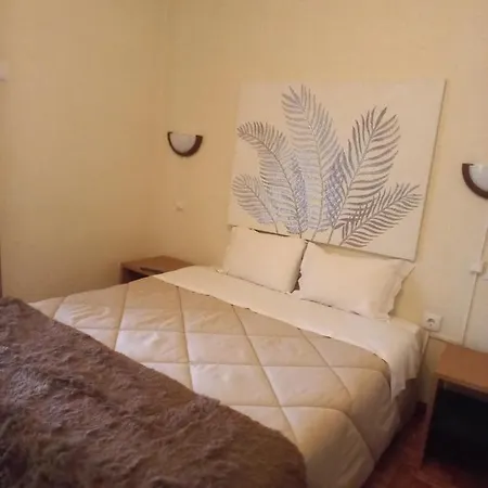 Residencial Cabeca Da Velha Bed and Breakfast