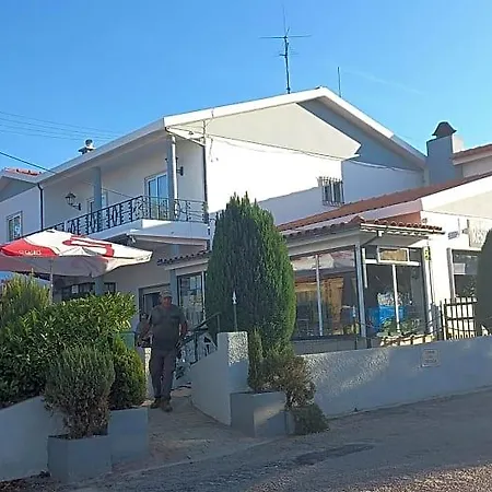 Residencial Cabeca Da Velha Bed and Breakfast