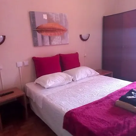 Residencial Cabeca Da Velha Bed and Breakfast 3*